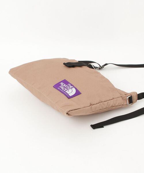 「THE NORTH FACE PURPLE LABEL」 ワンポイントショルダーバッグ - ベージュ メンズの画像