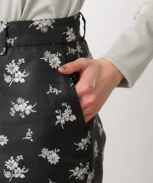 midorikawa 花柄パンツ　8月までのセール品 midorikawa 花柄パンツ 8月までのセール品 - メルカリ
