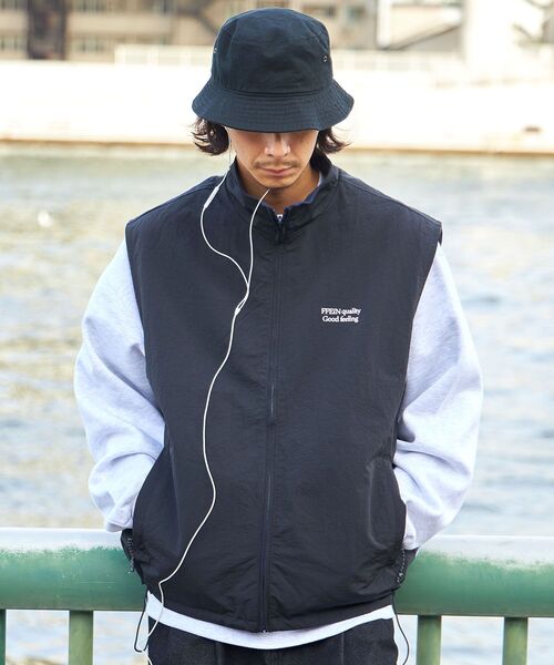 ffein ベスト ジレ 「FFEIN(フェイン)」リバーシブルナイロンベスト