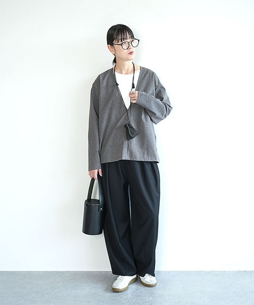 SOLAMONAT（ソラモナ） モッツァレラストレッチVネックプルオーバー 