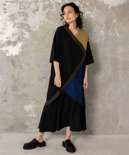 「OSMOSIS」 半袖ワンピース ONE SIZE ブラック レディース_画像3