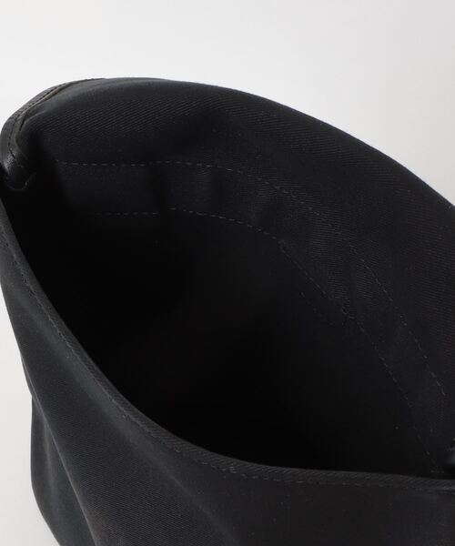 BRADY（ブレディ） ショルダーバッグ - ブラック レディース