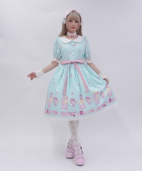 Chalmiere（シャルミエール） ワンピース 半袖 パンジーカップケーキ柄