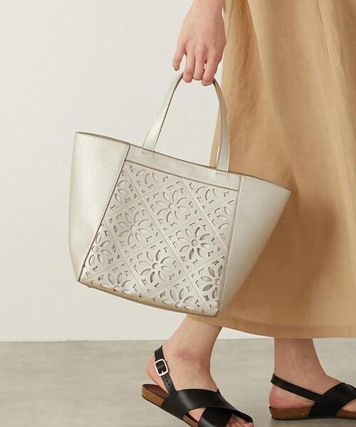 MELROSE claire トートバッグ バッグ 「自立するカットワークトート 