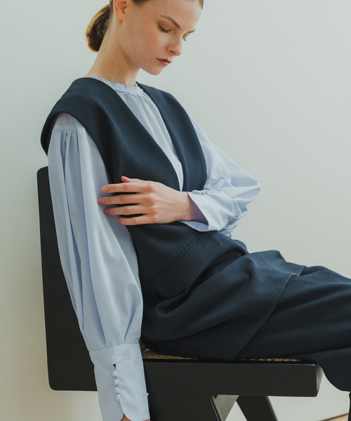 ベスト ジレ 「WHYTO. / ホワイト」 SLIT NECK COCOON VEST レディース WHYTO ベスト ジレ 「WHYTO. / ホワイト」 SLIT NECK COCOON