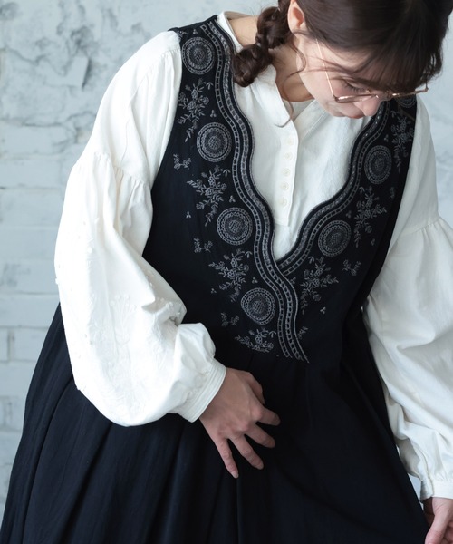 soulberry（ソウルベリー） ワンピース たっぷり刺繍のワンピース