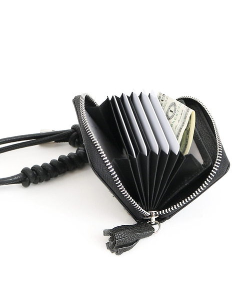 perche（ペルケ） 財布 perche / マルチスタッズジャバラチャーム