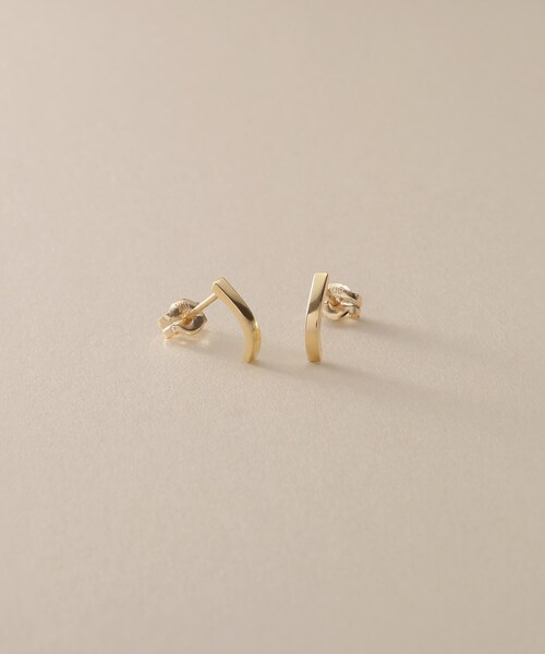 COCOSHNIK（ココシュニック） ピアス K10カーブライン スタッドピアス