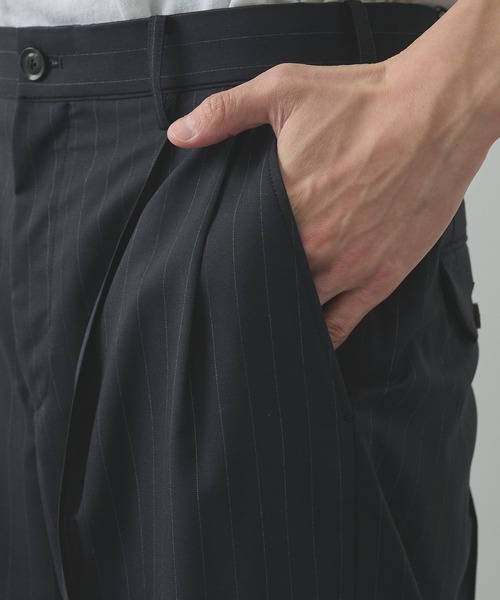 スラックス 「KHOKI/コッキ」Pleated Stripe Summer Wool Pants メンズの画像