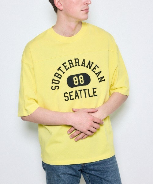 AZUL BY MOUSSY（アズールバイマウジー） tシャツ No.88ナンバリング