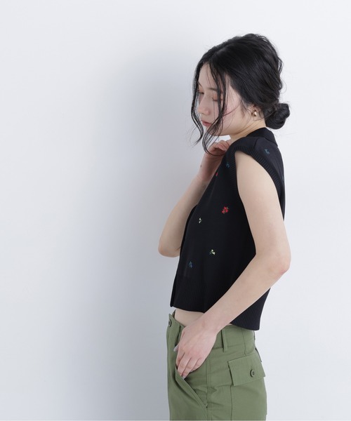 ポロシャツ ポロ ポロカラーフラワー刺繍ニット レディースの画像