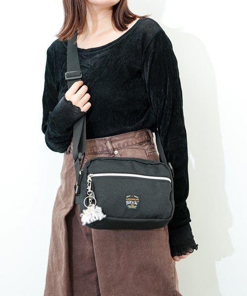 クラッチバッグ/マチなしポーチ Iris ☆ PAUL & JOE SISTER paul-joeaccessoires-2.jpg