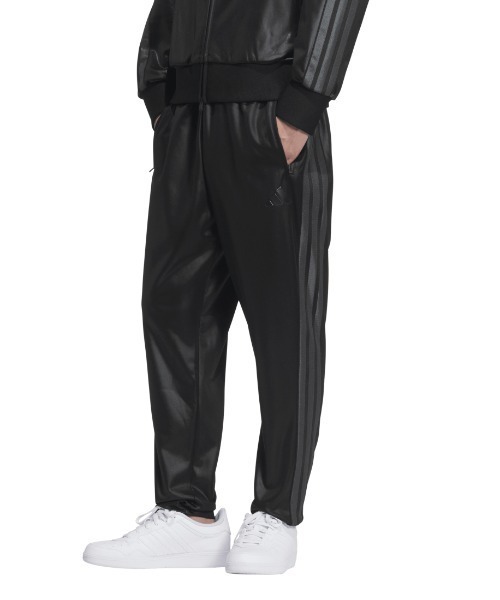 極美品 アディダス コーティング トラックパンツ 黒金  S adidas（アディダス） パンツ adidas Staygoldレギュラーフィット フル