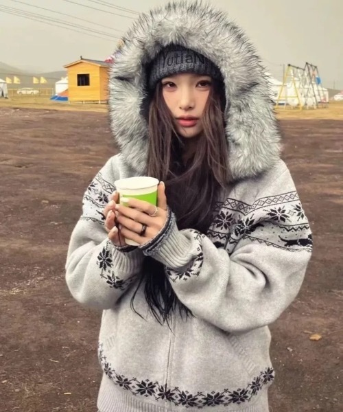 FUNdaysion tシャツ ノルディック柄ファー付きニットパーカー