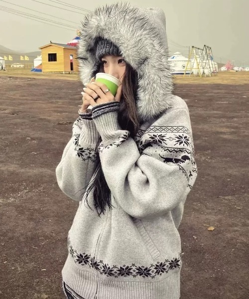 FUNdaysion tシャツ ノルディック柄ファー付きニットパーカー