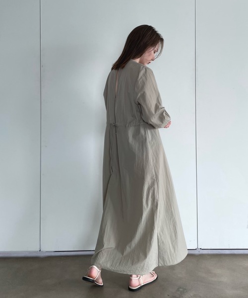 Didot.showroom ワンピース バックオープンナイロンワンピース