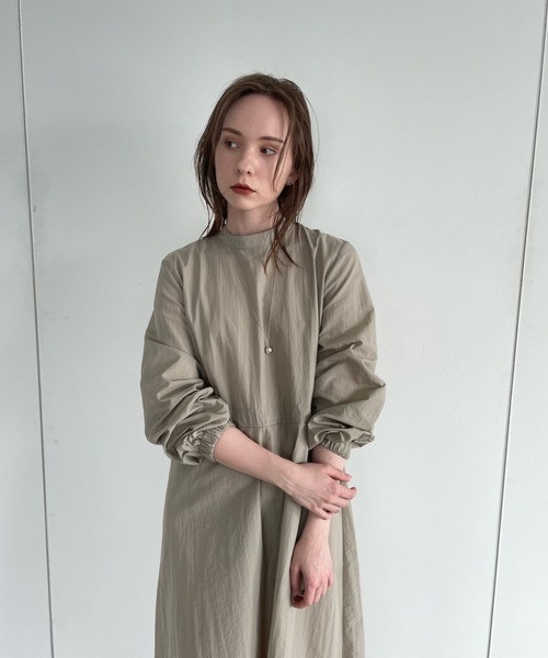 Didot.showroom ワンピース バックオープンナイロンワンピース