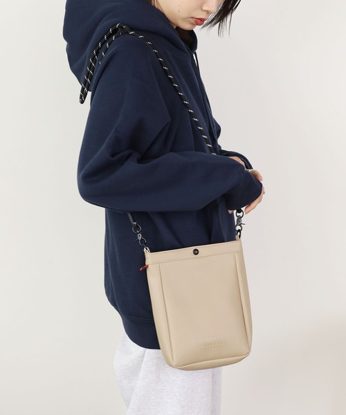 [美品] UNIVERSAL OVERALL ショルダーバック UNIVERSAL OVERALL ショルダーバッグ キャンバスショルダー