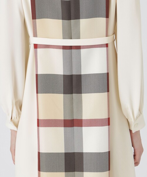 BLUE LABEL CRESTBRIDGE（ブルーレーベルクレストブリッジ