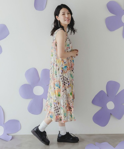 【新品未使用品】スカラー　ワンピース 553221：花蝶コラージュ柄ワンピースの通販-ScoLar