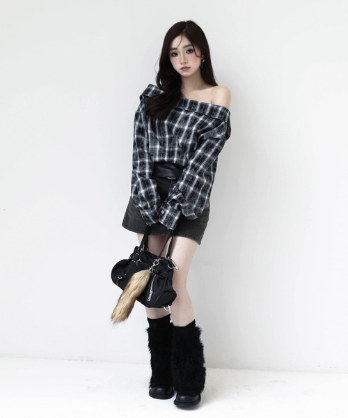 VEILA tシャツ レザーミックスチェックオフショルダートップス