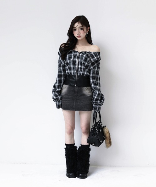 VEILA tシャツ レザーミックスチェックオフショルダートップス