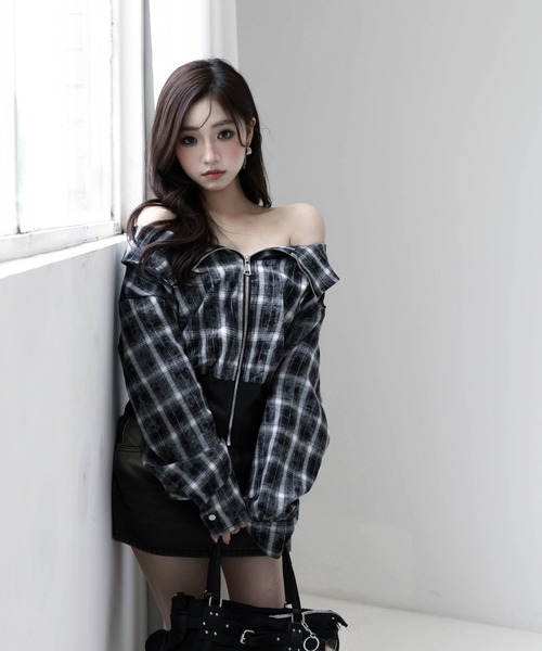 VEILA tシャツ レザーミックスチェックオフショルダートップス