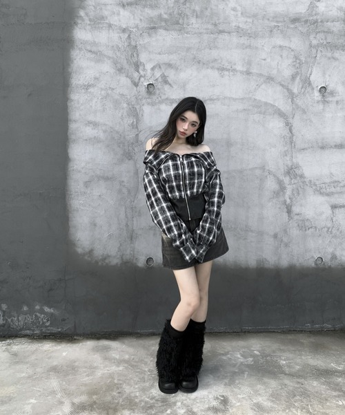 VEILA tシャツ レザーミックスチェックオフショルダートップス