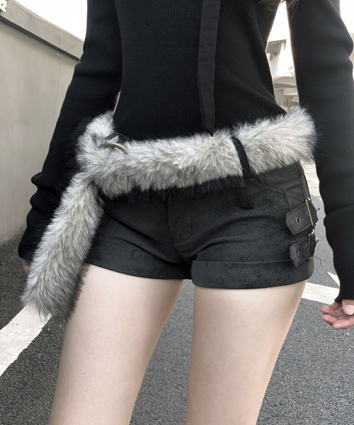 VEILA パンツ フェイクファー付きローライズショートパンツ レディース