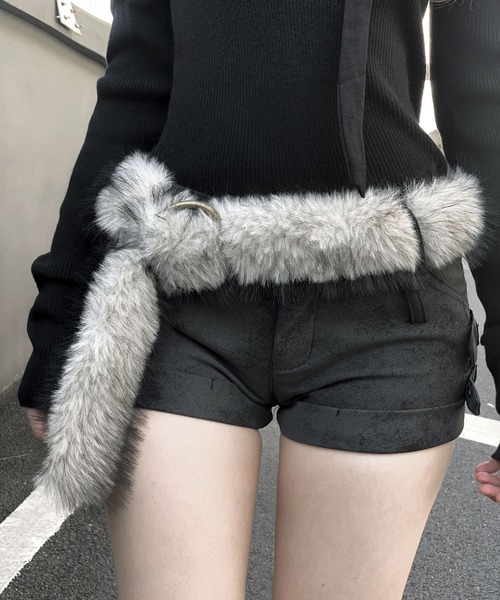VEILA パンツ フェイクファー付きローライズショートパンツ レディース