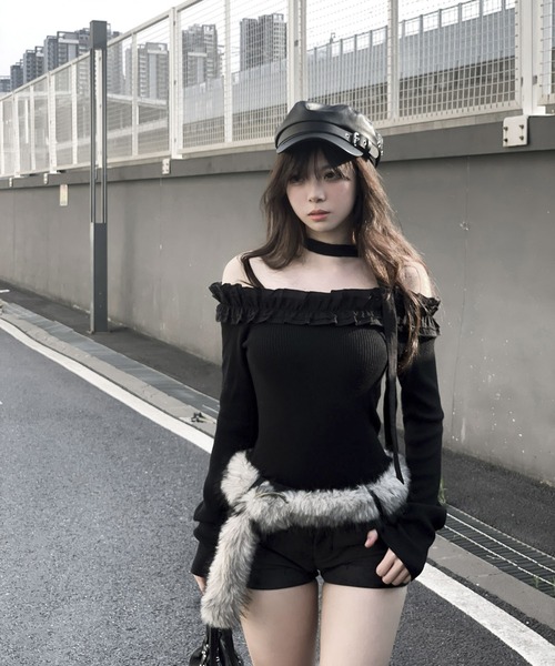VEILA パンツ フェイクファー付きローライズショートパンツ レディース