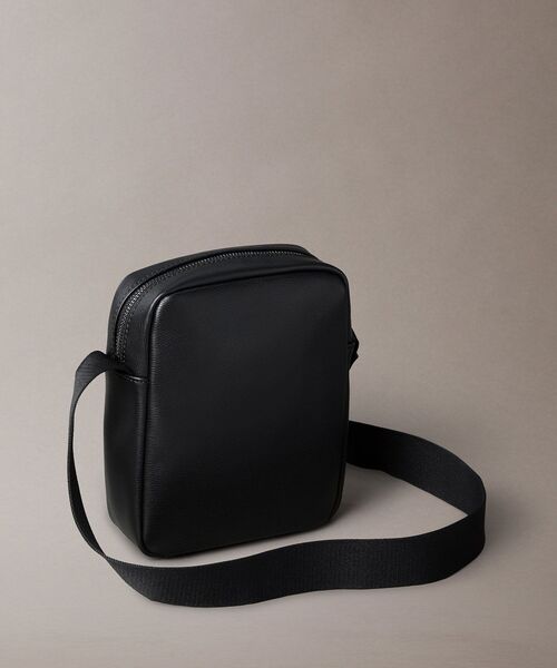 Calvin Klein（カルバン・クライン） ショルダーバッグ クロスボディ