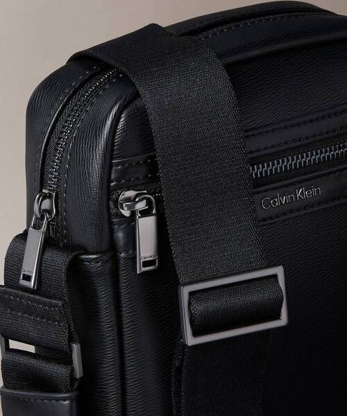 Calvin Klein（カルバン・クライン） ショルダーバッグ クロスボディ