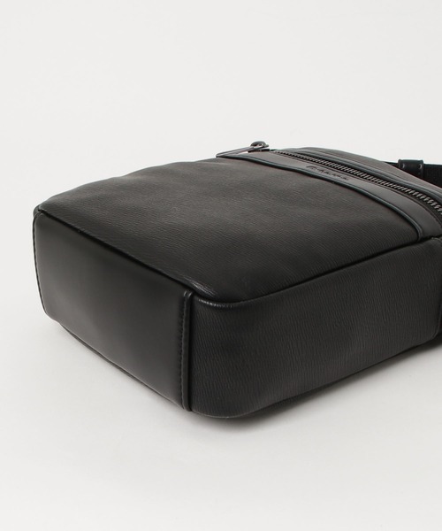 Calvin Klein（カルバン・クライン） ショルダーバッグ クロスボディ