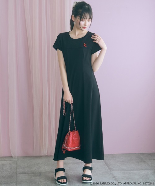 ワンピース 「大きいサイズ」「ハローキティ」Aラインフレアカットワンピース marunの画像