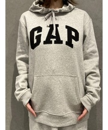 【アッコ】Gapロゴ パーカー(ユニセックス) ブラウン GAP パーカー リラックスGapロゴパーカー(ユニセックス) メンズ