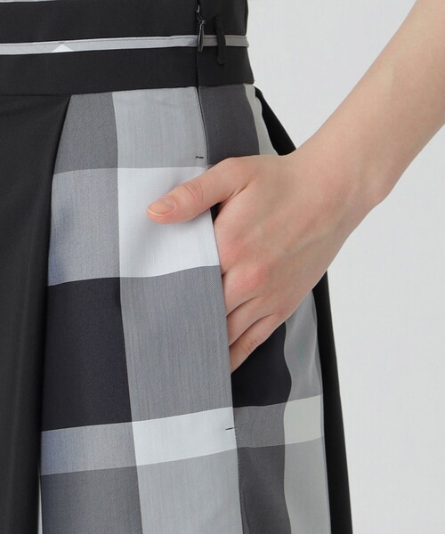 BLUE LABEL CRESTBRIDGE（ブルーレーベルクレストブリッジ） スカート