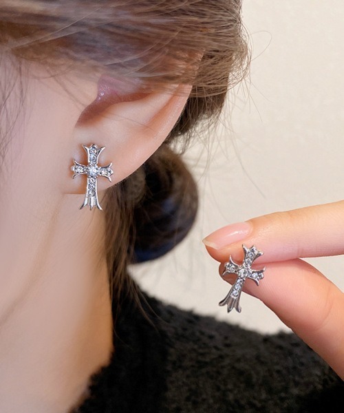 MASHIRO ピアス 「MASHIRO」クロスモチーフアクリルストーンワン