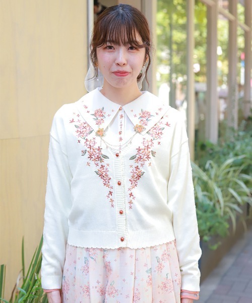 axes femme（アクシーズ ファム） カーディガン 金木犀刺繍ニット