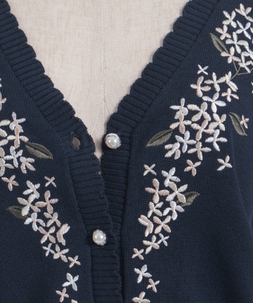 axes femme カーディガン 金木犀刺繍ニットカーディガン