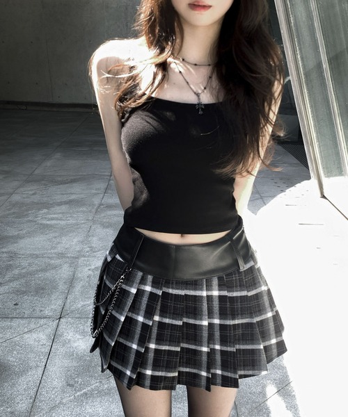 VEILA スカート チェーン付きレザーベルト切り替えチェックプリーツ