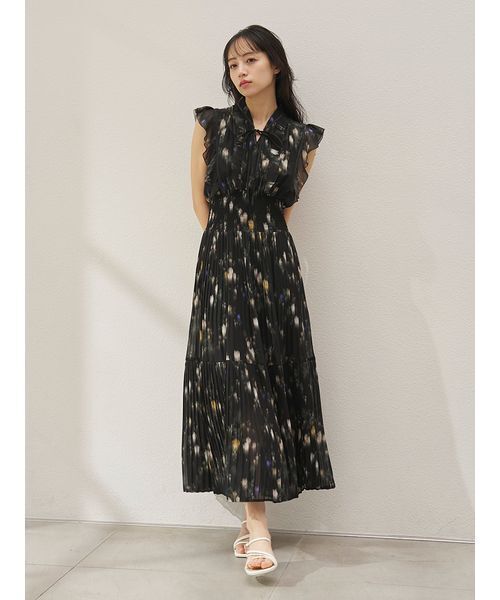 ワンピース 「販路限定サイズあり」Sustainableフリルプリーツワンピースの画像