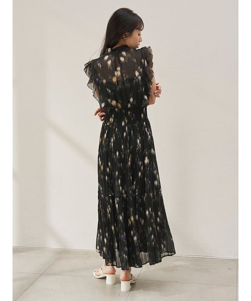 ワンピース 「販路限定サイズあり」Sustainableフリルプリーツワンピースの画像