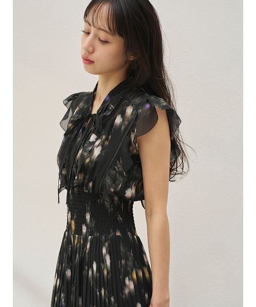 ワンピース 「販路限定サイズあり」Sustainableフリルプリーツワンピースの画像