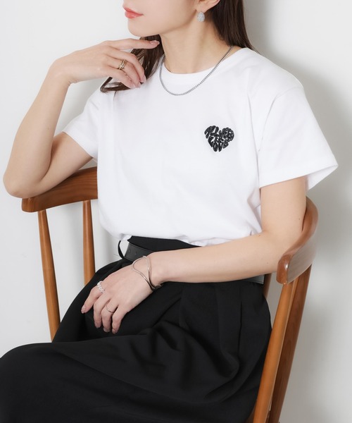 Riberry（リベリー） tシャツ ハートロゴラメ刺繍コンパクトTシャツ