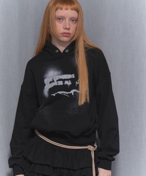 パーカー A'GEM/9 × .kom 「 FANCY CLUB/ファンシークラブ」 SPRAY LIE DOWN HOODIE/スプレー ライダウン