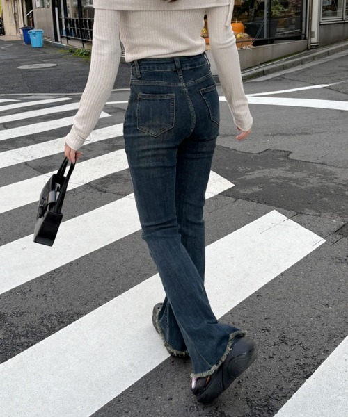 Ada. ジーンズ デニム デニムパンツ トレンドのウォッシュ加工！ 裾