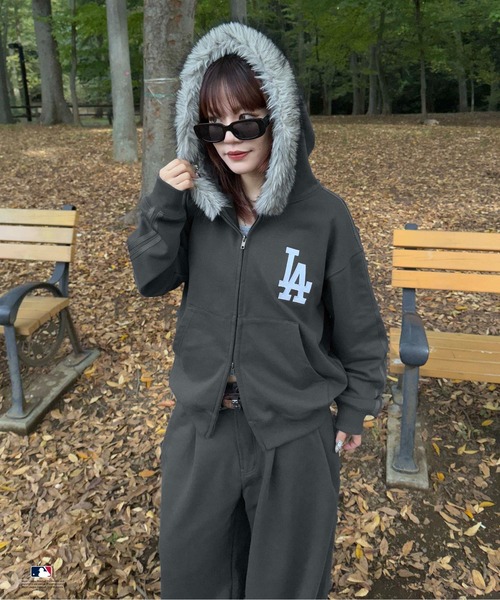 パーカー 「別注」MLB/刺繍フェイクファーフードパーカー メンズ