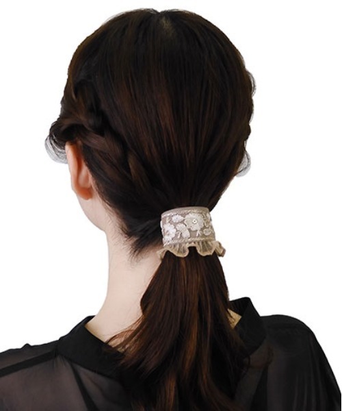 Zoule ヘアピン ゾーラ：embroidery cuff74 フラワー刺繍