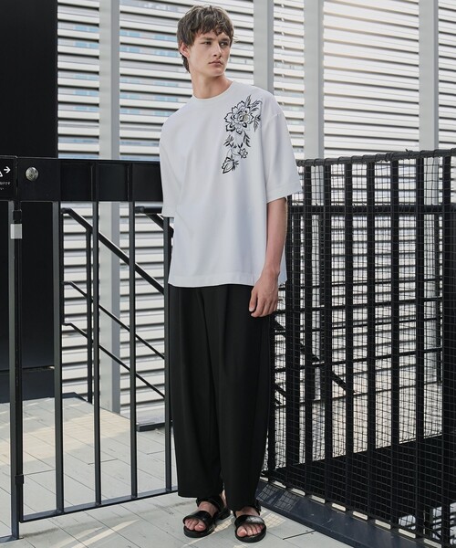 UNITED TOKYO（ユナイテッドトウキョウ） tシャツ フラワーエンブロイ